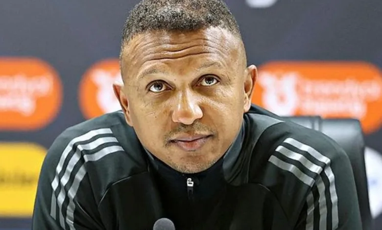 Alex de Souza Antalyaspor'dan istifa edecek mi? Mehmet Aurelio açıkladı! 11 Alex de Souza Antalyaspor'dan istifa edecek mi? Mehmet Aurelio açıkladı!- Futbol