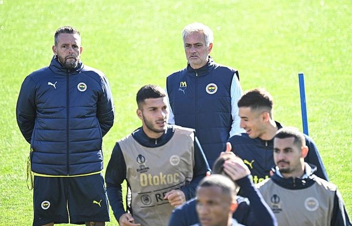 AZ ALKMAAR FENERBAHÇE MAÇI CANLI İZLE | AZ Alkmaar - Fenerbahçe maçı 11'leri belli oldu!- Futbol