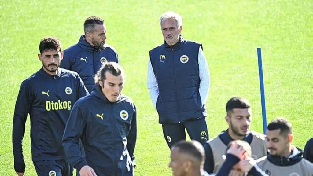 Fenerbahçe AZ Alkmaar maçının hazırlıklarını tamamladı!- Fenerbahçe