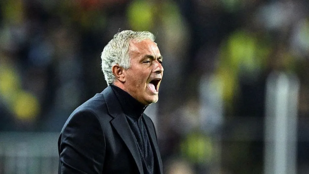 FENERBAHÇE HABERİ - Mourinho sistemi değiştiriyor! 3 yıldıza kesik- Fenerbahçe