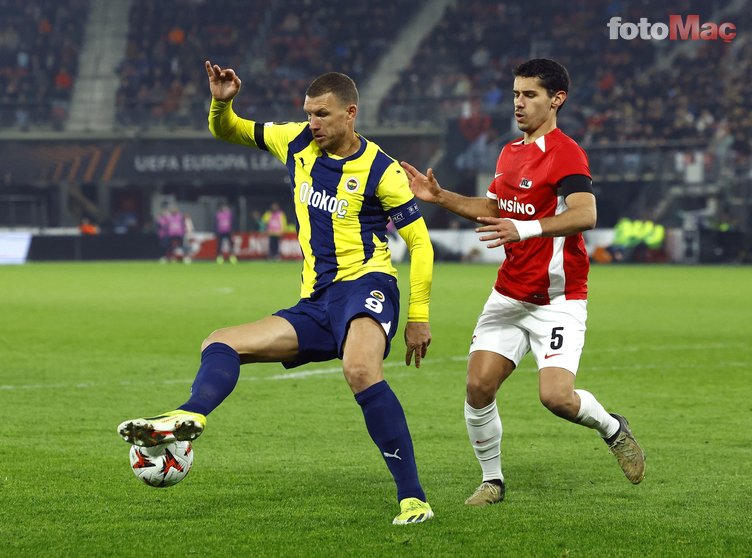 FENERBAHÇE HABERİ: Mourinho'dan futbolculara şok sözler! Soyunma odasına indi ve...- Futbol