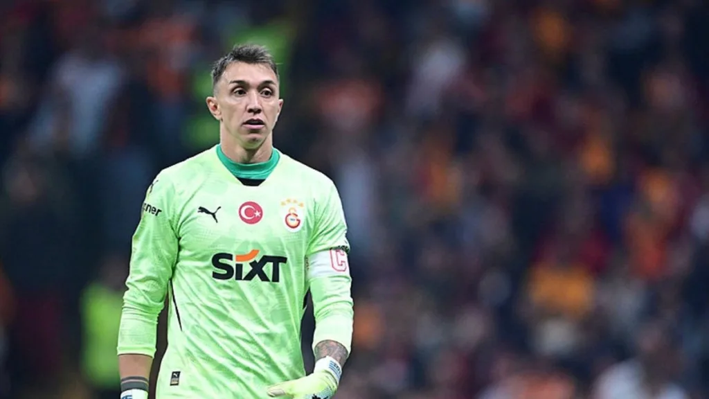 Fernando Muslera'dan Mourinho'ya eleştiri: "İstemiyorsa gidebilir!"- Futbol