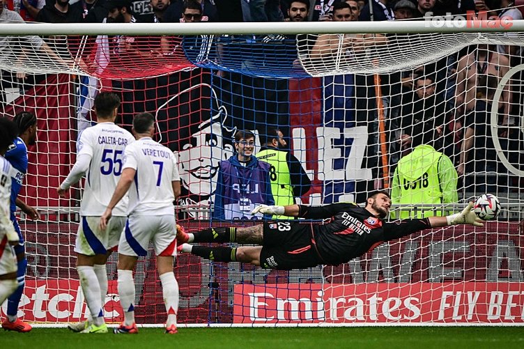 Galatasaray'da Muslera Dönemi Sona Eriyor: Lucas Perri Gündemde