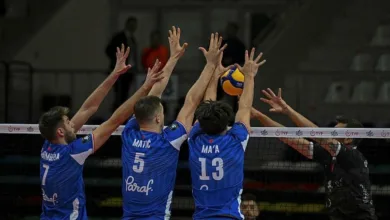 Halkbank zirveyi zorluyor- Voleybol