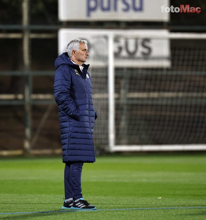 Mourinho'dan flaş hamle! İşte Fenerbahçe'nin Sivasspor maçı muhtemel 11'i- Futbol