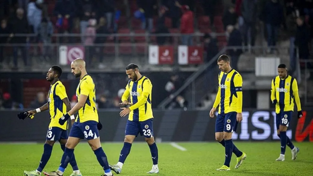 Spor yazarları AZ Alkmaar - Fenerbahçe maçını değerlendirdi- Fenerbahçe