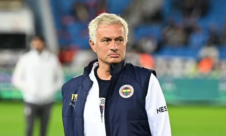 Trabzonspor - Fenerbahçe maçı öncesi Jose Mourinho'dan tepki çeken hareket!- Fenerbahçe