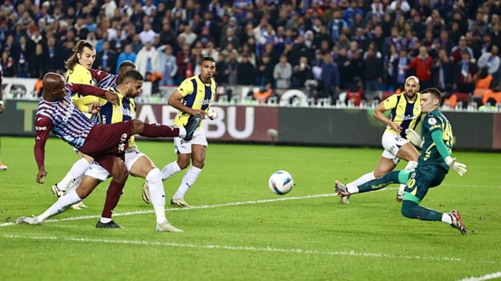 Trabzonspor - Fenerbahçe maçında geçersiz gol kararı!- Fenerbahçe