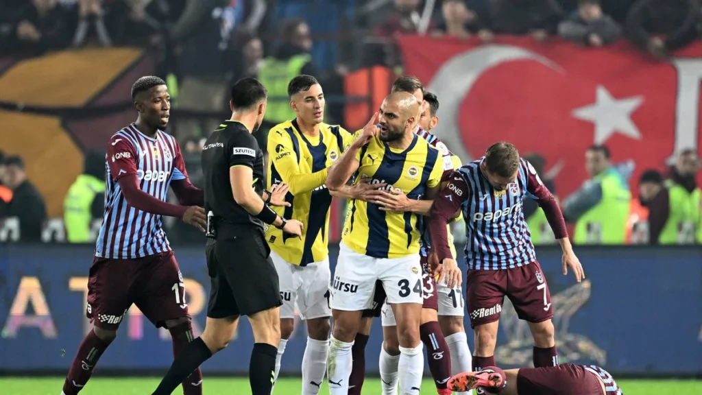 Trabzonspor - Fenerbahçe maçını spor yazarları değerlendirdi!- Ligler