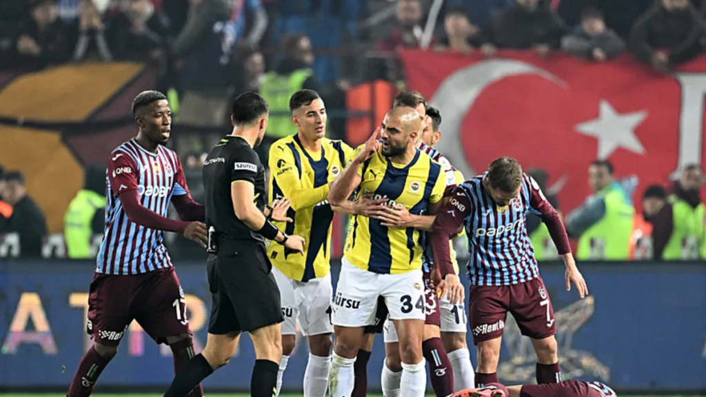 Trabzonspor - Fenerbahçe maçının ardından Mustafa Çulcu'dan sert eleştiri: MHK'ye yazıklar olsun!- Fenerbahçe