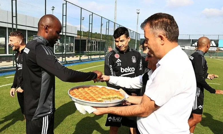 Yönetimden baklavalı ziyaret- Beşiktaş