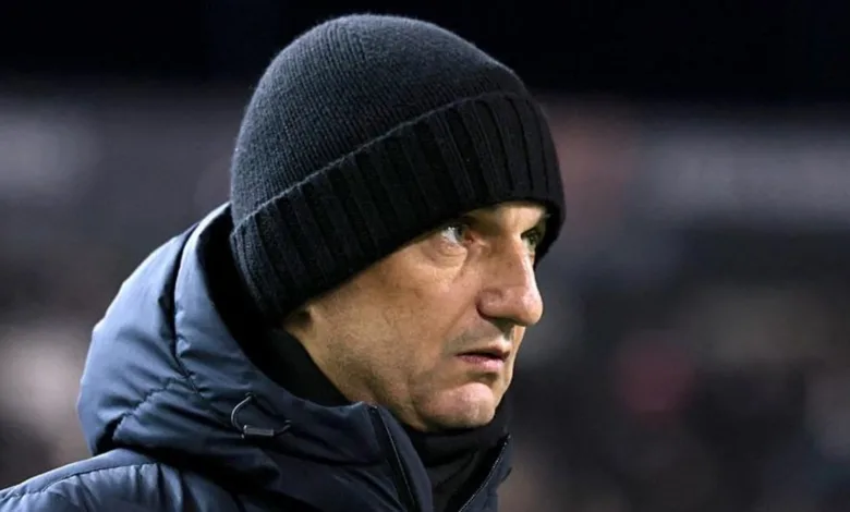 PAOK Teknik Direktörü Razvan Lucescu taraftarlara saldırdı!- Futbol