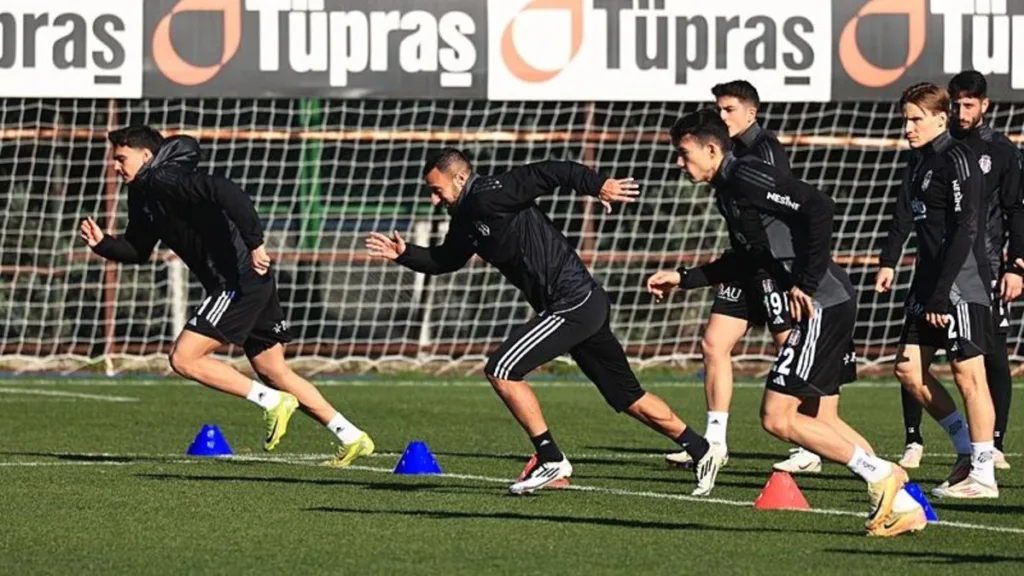 Beşiktaş'ta tek hedef galibiyet! İşte Serdar Topraktepe'nin Çaykur Rizespor maçı 11'i- Beşiktaş