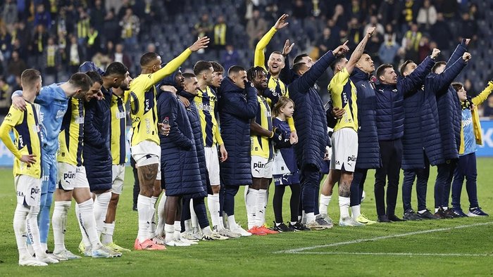 FENERBAHÇE CANLI MAÇ İZLE ŞİFRESİZ | Fenerbahçe - Lyon maçı hangi kanalda ve saat kaçta?- Fenerbahçe