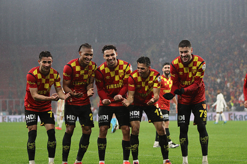 Fenerbahçe - Göztepe CANLI | Fenerbahçe - Göztepe maçı ne zaman, saat kaçta ve hangi kanalda?- Ligler