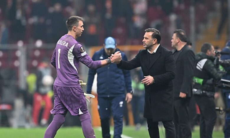 Galatasaray taraftarından Muslera hazırlığı! Tümosan Konyaspor maçında...- Futbol