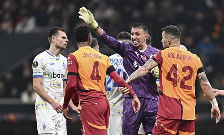 Spor yazarları Galatasaray - Dinamo Kiev maçını değerlendirdi- Futbol