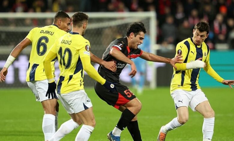 Spor yazarları Midtjylland-Fenerbahçe maçını değerlendirdi 19 Spor yazarları Midtjylland-Fenerbahçe maçını değerlendirdi- Fenerbahçe