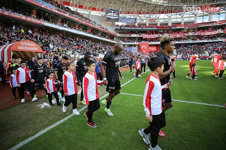 Spor yazarları Onvo Antalyaspor - Beşiktaş maçını değerlendirdi- Beşiktaş