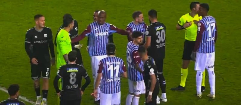 Trabzonspor-Net Global Sivasspor maçında penaltı kararı! Uğurcan Çakır kullanmak istedi- Trabzonspor