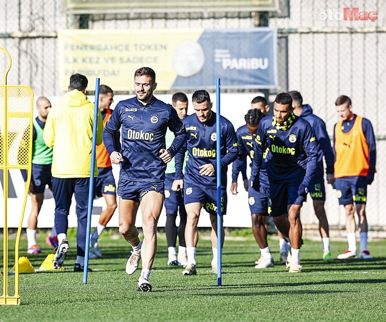 TRANSFER HABERLERİ | Fenerbahçe'ye o isimden şok haber! Teklifi bekletiyor- Futbol