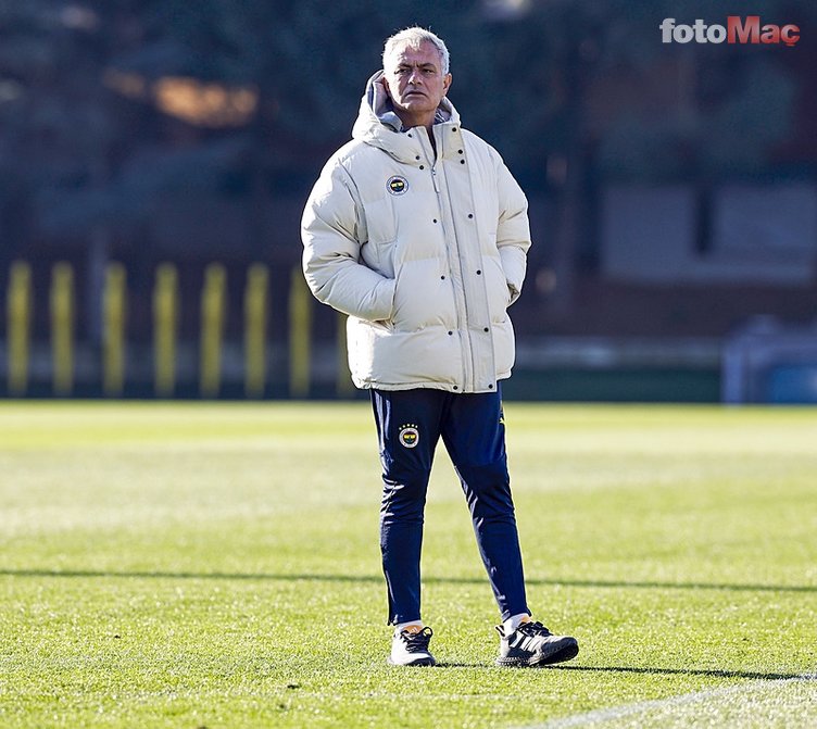 TRANSFER HABERLERİ | Fenerbahçe'ye o isimden şok haber! Teklifi bekletiyor- Futbol