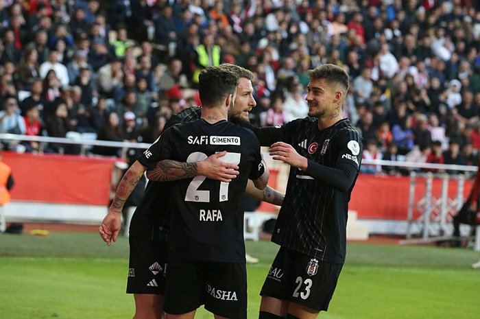 Twente - Beşiktaş CANLI İZLE | Maç ne zaman, saat kaçta, hangi kanalda? İlk 11'ler belli oldu mu?- Beşiktaş