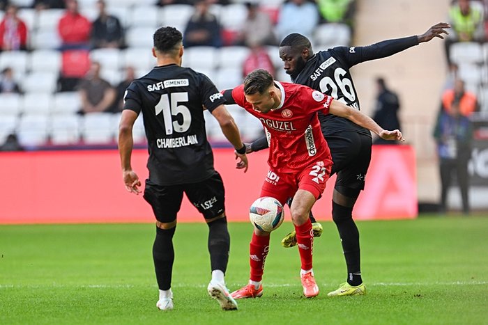 Twente - Beşiktaş TIKLA İZLE | Twente - Beşiktaş maçı ne zaman, saat kaçta? Hangi kanalda canlı yayınlanacak?- Beşiktaş