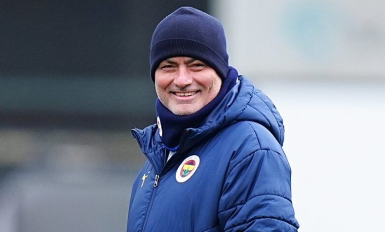 Fenerbahçe'de Jose Mourinho'dan 100 sayfalık derbi planı! 17 Fenerbahçe'de Jose Mourinho'dan 100 sayfalık derbi planı!- Fenerbahçe