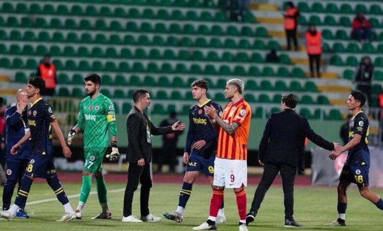Galatasaray-Adana Demirspor maçı tatil edildi! Icardi'den 'dejavu' paylaşımı 12 Galatasaray-Adana Demirspor maçı tatil edildi! Icardi'den 'dejavu' paylaşımı- Futbol