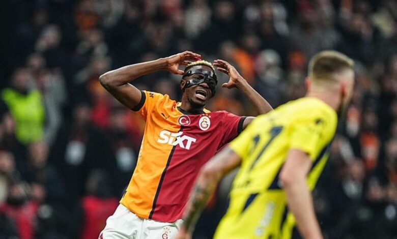 Galatasaray'da Victor Osimhen penaltı bekledi! Hakem devam dedi 13 Galatasaray'da Victor Osimhen penaltı bekledi! Hakem devam dedi- Futbol