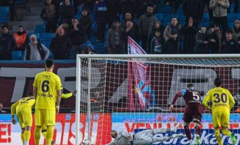 İkas Eyüpspor penaltı kazandı! İşte o pozisyon 12 İkas Eyüpspor penaltı kazandı! İşte o pozisyon- Trabzonspor