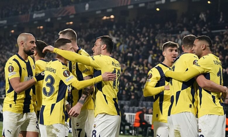 Spor yazarları Fenerbahçe-Anderlecht maçını değerlendirdi! "Hayal kurduran takım" 21 Spor yazarları Fenerbahçe-Anderlecht maçını değerlendirdi! "Hayal kurduran takım"- Fenerbahçe