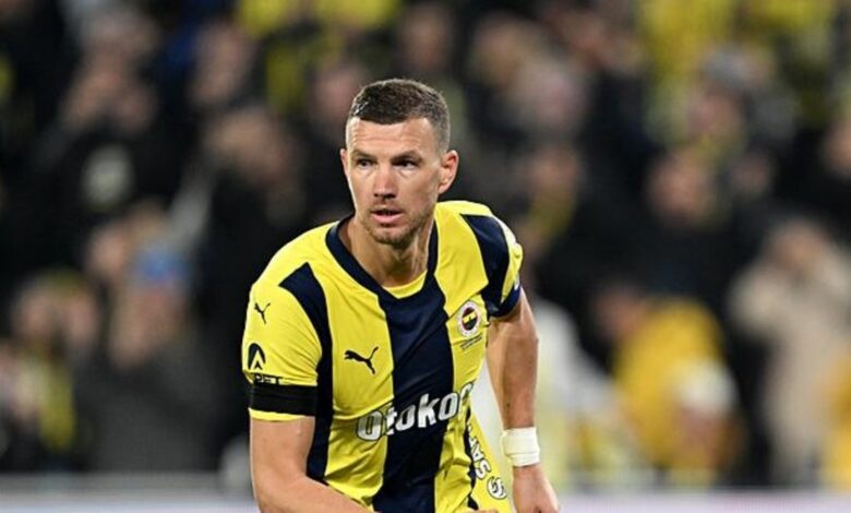 TRANSFER HABERLERİ | Fenerbahçe'de Edin Dzeko için flaş karar! Sözleşmesi... 17 TRANSFER HABERLERİ | Fenerbahçe'de Edin Dzeko için flaş karar! Sözleşmesi...- Fenerbahçe