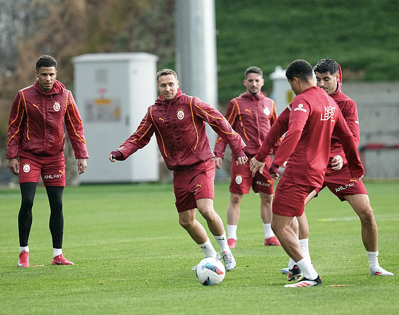 Beşiktaş-Galatasaray ŞİFRESİZ İZLE | BJK-GS maçı saat kaçta ve hangi kanalda? (İLK 11'ler)- Futbol