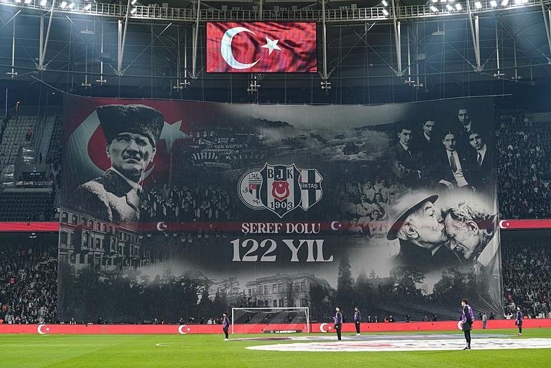 Beşiktaş'tan 122. yıla özel koreografi- Beşiktaş