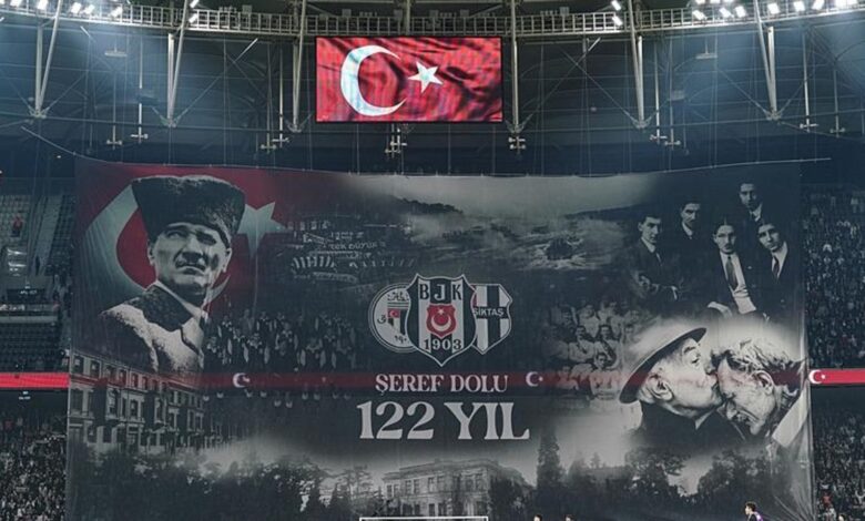 Beşiktaş'tan 122. yıla özel koreografi- Beşiktaş