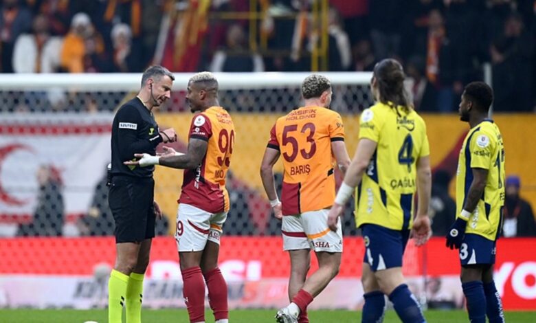Fenerbahçe-Galatasaray derbisini yabancı hakem yönetecek mi? TFF'den açıklama geldi 21 Fenerbahçe-Galatasaray derbisini yabancı hakem yönetecek mi? TFF'den açıklama geldi- Futbol
