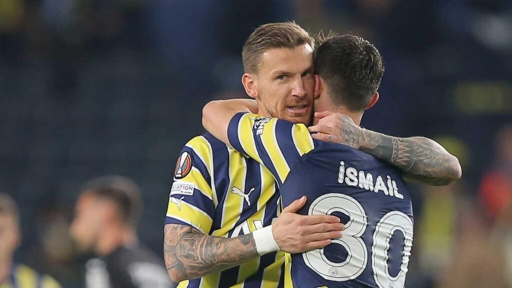 Fenerbahçe'de o isimden flaş karar! Futbolu bırakmayı düşünüyor- Fenerbahçe