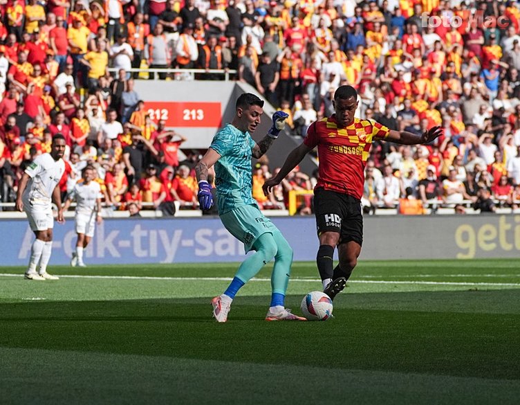 GALATASARAY HABERİ - Muslera'nın yerine sürpriz transfer! Herkes Berke Özer'i beklerken...- Futbol