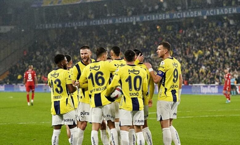 Spor yazarlarından Fenerbahçe-ONVO Antalyaspor maçı değerlendirmeleri 28 Spor yazarlarından Fenerbahçe-ONVO Antalyaspor maçı değerlendirmeleri- Fenerbahçe