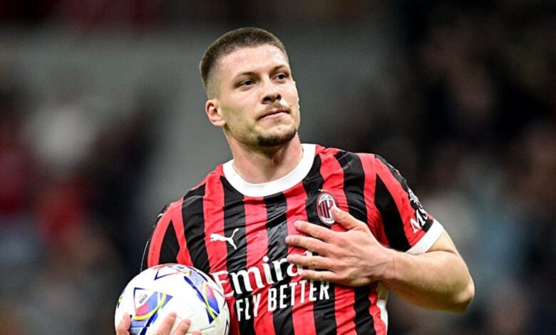 Dört Büyükler Luka Jovic'in peşinde! Babasından transfer itirafı geldi 16 Dört Büyükler Luka Jovic'in peşinde! Babasından transfer itirafı geldi- Futbol