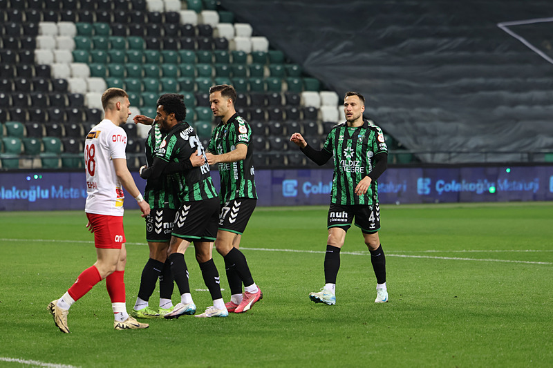 Esenler Erokspor-Kocaelispor MAÇI CANLI İZLE | Esenler Erokspor-Kocaelispor maçı ne zaman, saat kaçta ve hangi kanalda?- Ligler