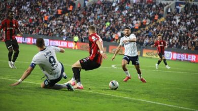FENERBAHÇE HABERİ | Edin Dzeko-Semih Güler pozisyonunda 'devam' kararı doğru mu? Eski hakemler yorumladı!- Futbol
