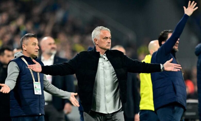 FENERBAHÇE HABERİ | Jose Mourinho'ya yeni talipler çıktı! Astronomik teklif sunulacak 16 FENERBAHÇE HABERİ | Jose Mourinho'ya yeni talipler çıktı! Astronomik teklif sunulacak- Fenerbahçe