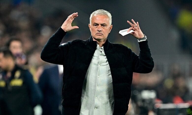 FENERBAHÇE HABERİ - Mourinho neşteri vurdu! O isimleri kulübeye çekiyor 21 FENERBAHÇE HABERİ - Mourinho neşteri vurdu! O isimleri kulübeye çekiyor- Fenerbahçe