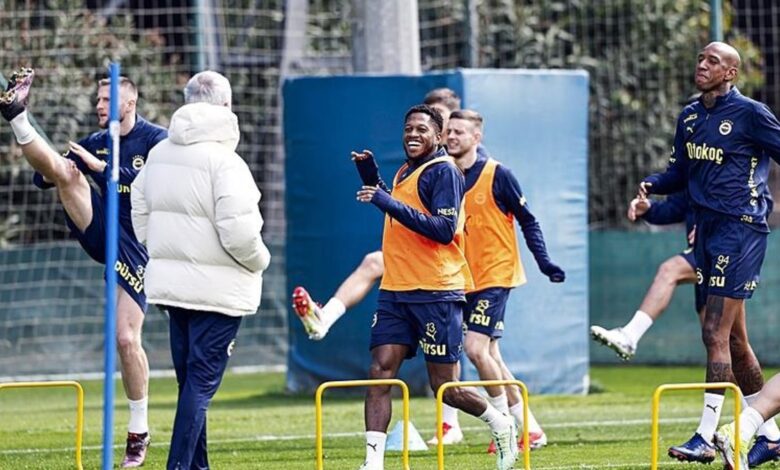 Fenerbahçe, Net Global Sivasspor maçı kadrosunu açıkladı! 4 önemli eksik 12 Fenerbahçe, Net Global Sivasspor maçı kadrosunu açıkladı! 4 önemli eksik- Fenerbahçe