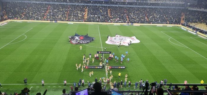 Fenerbahçe-Trabzonspor maçı öncesi oyuncular tokalaşmadı!- Fenerbahçe