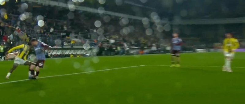 Fenerbahçe-Trabzonspor maçında penaltı kararı!- Fenerbahçe