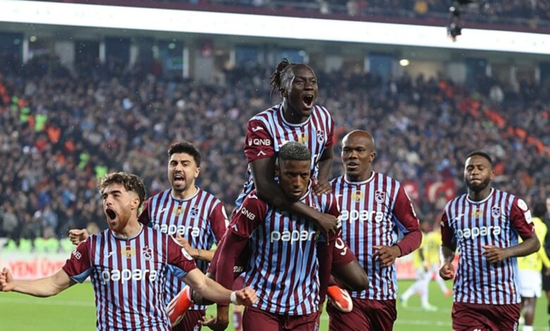 Fenerbahçe ve Galatasaray transferde Trabzonspor'un yıldızı için karşı karşıya! 16 Fenerbahçe ve Galatasaray transferde Trabzonspor'un yıldızı için karşı karşıya!- Fenerbahçe